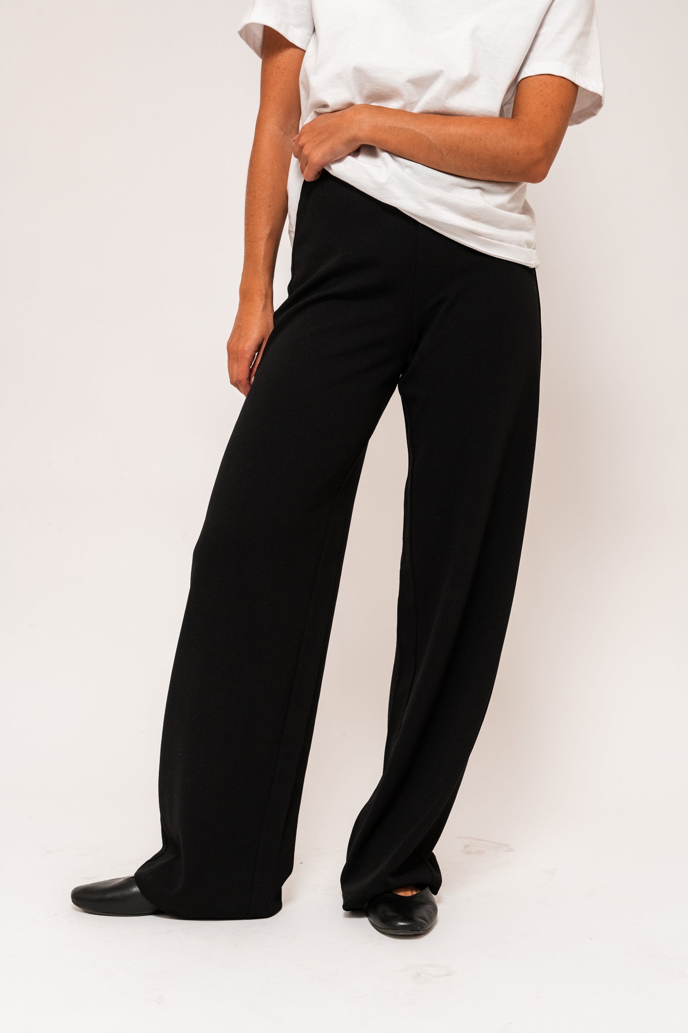 VMBERLIN Trousers - Black
